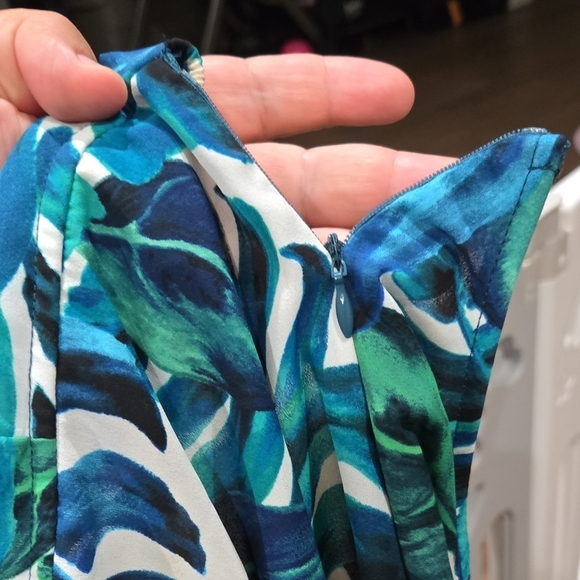 Tropical Blue and Green Leaf Print Dress Size 3 - Picture 6 of 6